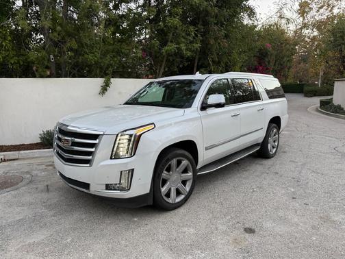 2018 Cadillac Escalade ESV Luxury