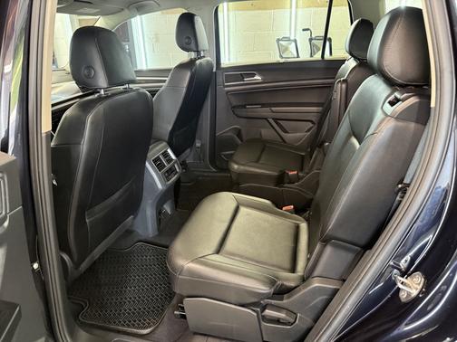 Black 2019 Volkswagen Atlas 3.6L SEL R-Line