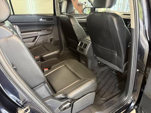 Black 2019 Volkswagen Atlas 3.6L SEL R-Line