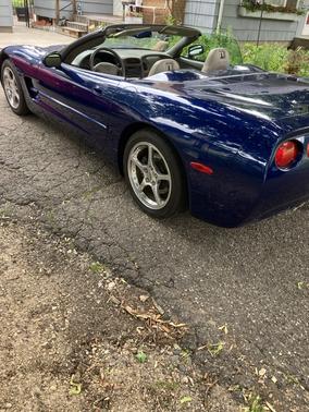 2004 Chevrolet Corvette Base