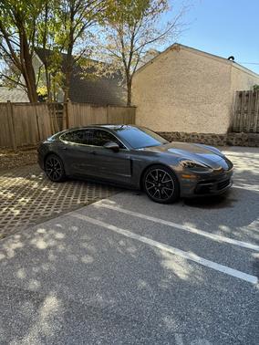 2018 Porsche Panamera 4S