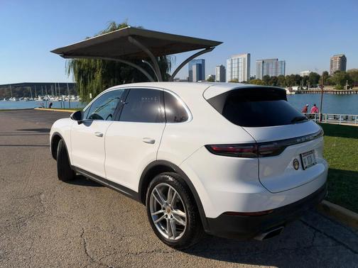 White 2019 Porsche Cayenne Cayenne