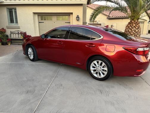 2013 Lexus ES 300h Base