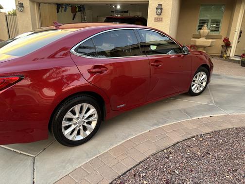2013 Lexus ES 300h Base
