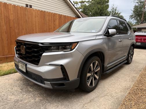 Silver 2023 Honda Pilot Elite