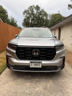 Silver 2023 Honda Pilot Elite