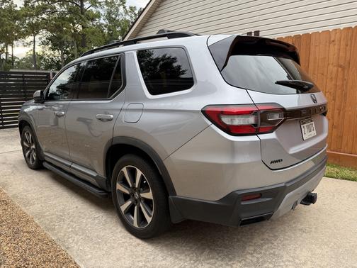 Silver 2023 Honda Pilot Elite