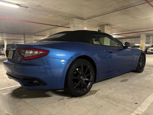 Blue 2015 Maserati GranTurismo Sport