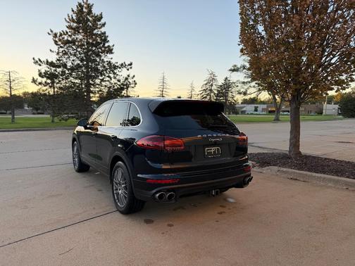 Blue 2016 Porsche Cayenne Cayenne S