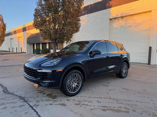 Blue 2016 Porsche Cayenne Cayenne S