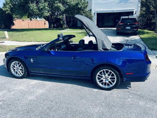 Blue 2013 Ford Mustang V6 Premium