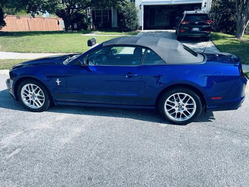 Blue 2013 Ford Mustang V6 Premium