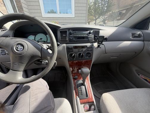 Gray 2003 Toyota Corolla LE
