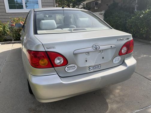 Gray 2003 Toyota Corolla LE