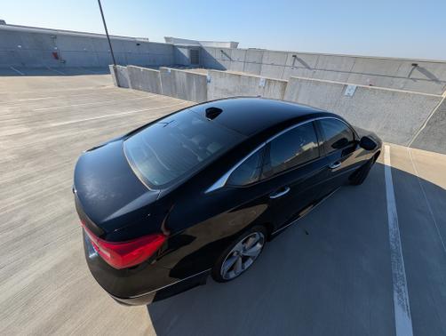 2019 Honda Accord Touring 2.0T
