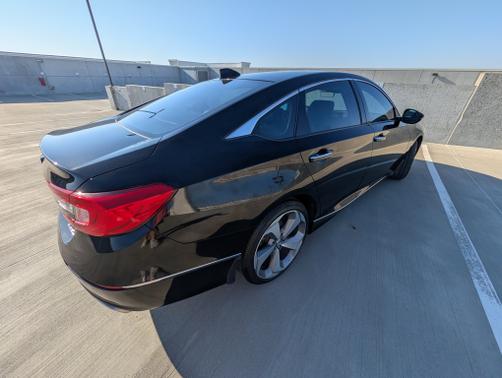 2019 Honda Accord Touring 2.0T