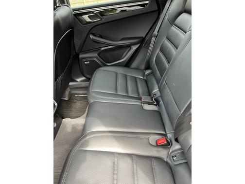 Photo 4 of 23 of 2019 Porsche Macan S