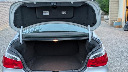 Silver 2007 BMW 525 i