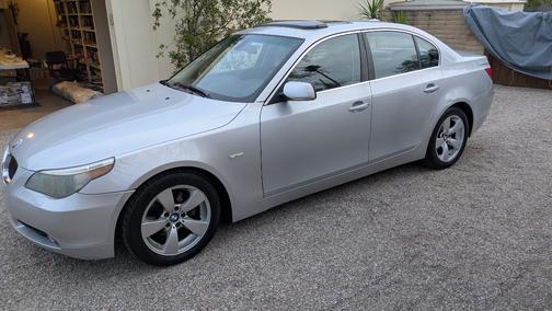 Silver 2007 BMW 525 i