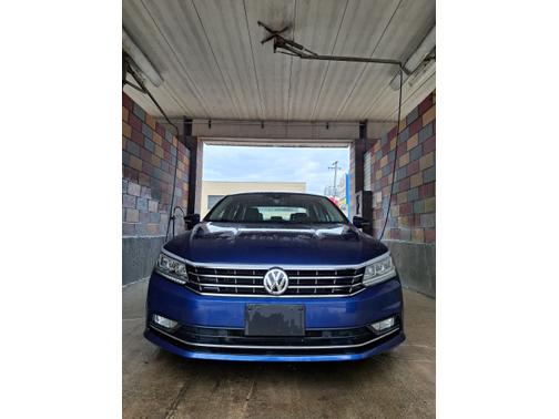 Blue 2016 Volkswagen Passat V6 SEL Premium