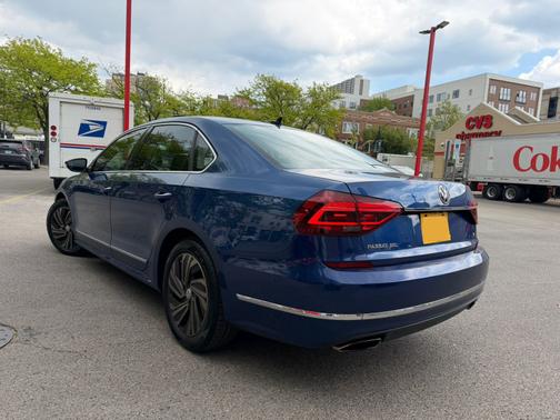 Blue 2016 Volkswagen Passat V6 SEL Premium