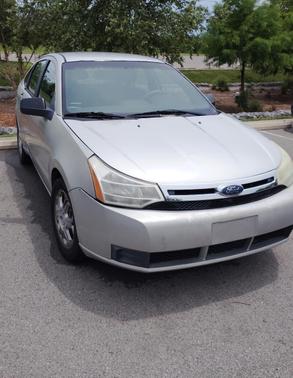 Silver 2009 Ford Focus SE