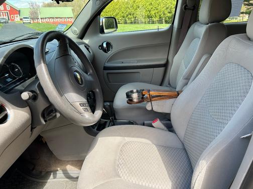 Orange 2006 Chevrolet HHR LT