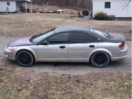 Silver 2002 Dodge Stratus SE
