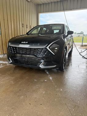 Black 2025 Kia Sportage LX