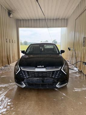 Black 2025 Kia Sportage LX