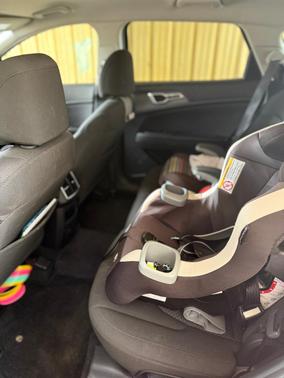 Black 2025 Kia Sportage LX