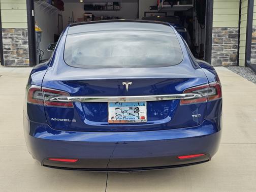 2017 Tesla Model S 75D