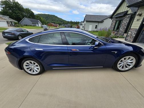 2017 Tesla Model S 75D