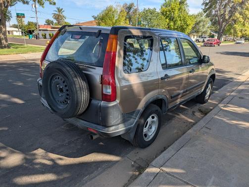 Beige 2004 Honda CR-V LX