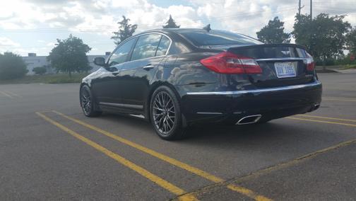 2012 Hyundai Genesis 5