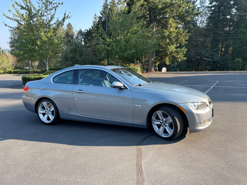 Gray 2008 BMW 335 xi