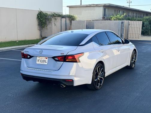 Silver 2023 Nissan Altima 2.5 SR