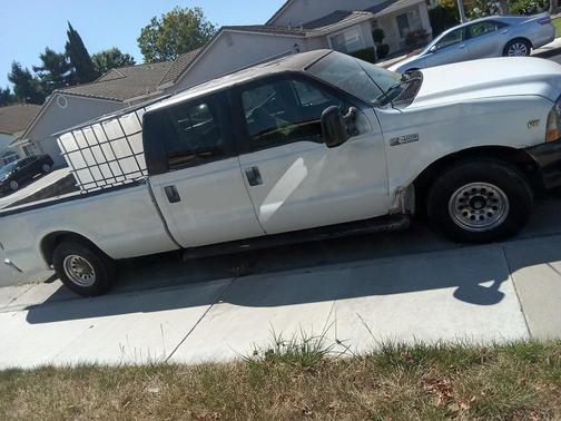 White 2000 Ford F-250 XLT Crew Cab Super Duty