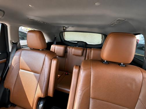 Brown 2018 Toyota Highlander Limited