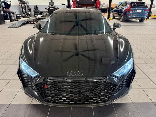 Black 2020 Audi R8 5.2 V10 performance