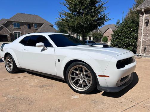 White 2023 Dodge Challenger R/T Scat Pack Widebody