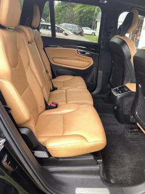 Black 2018 Volvo XC90 T6 Momentum
