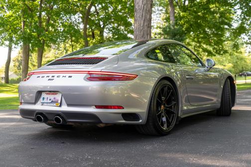 2017 Porsche 911 911 Carrera 4S