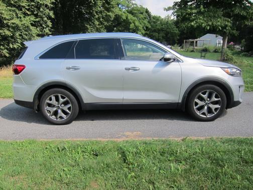 Silver 2019 Kia Sorento EX Sport