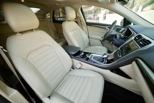 Black 2014 Ford Fusion Hybrid SE