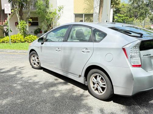 Gray 2011 Toyota Prius II