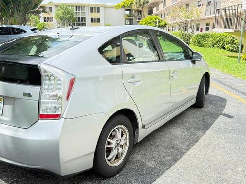 Gray 2011 Toyota Prius II