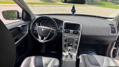 2015 Volvo XC60 T5 Drive-E Premier Plus