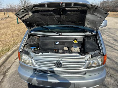 Silver 2002 Volkswagen Eurovan MV