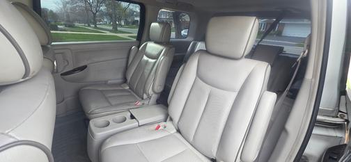 White 2011 Nissan Quest SL